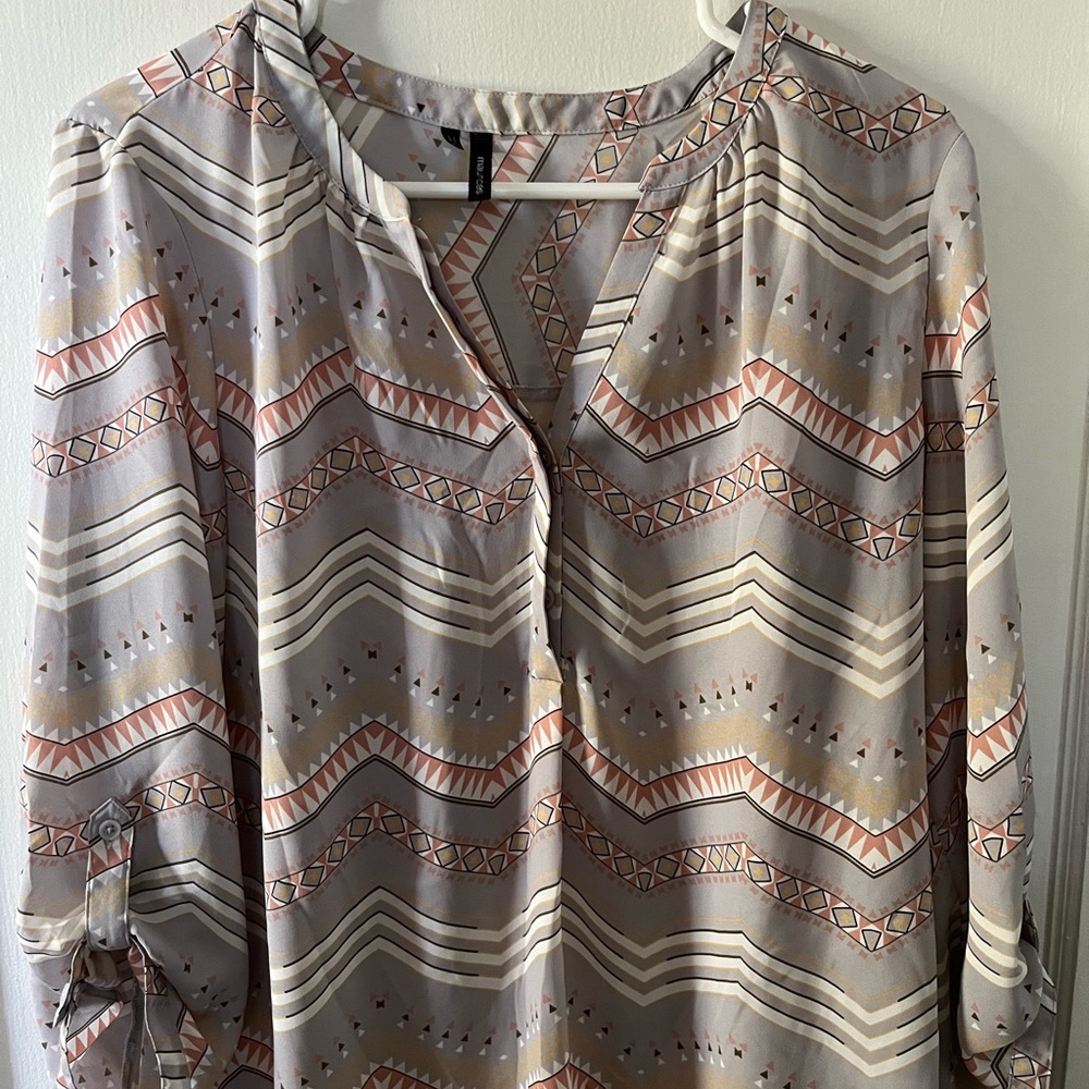 Maurice’s geometric pattern 3/4 button sleeve top